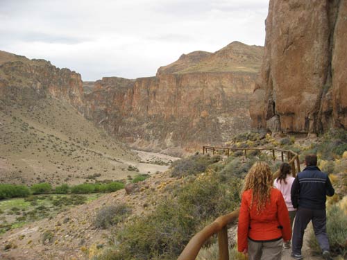 Cueva de las Manos site with ranger